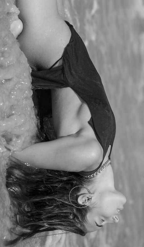 Aluma Dahuki model hot pics