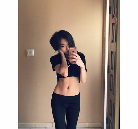 _lisahui_ model pornographic pics