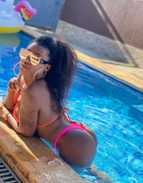 sarinhadiass naked pornstar pictures