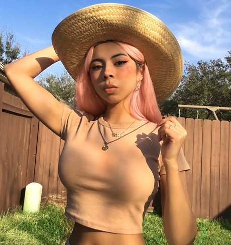 Fatima Guevara top model images