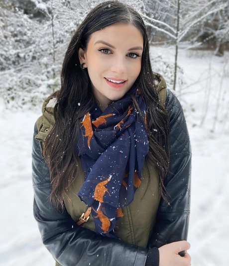 katestark exclusive star image