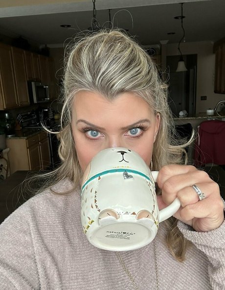 chubby blonde onlyfans free galleries