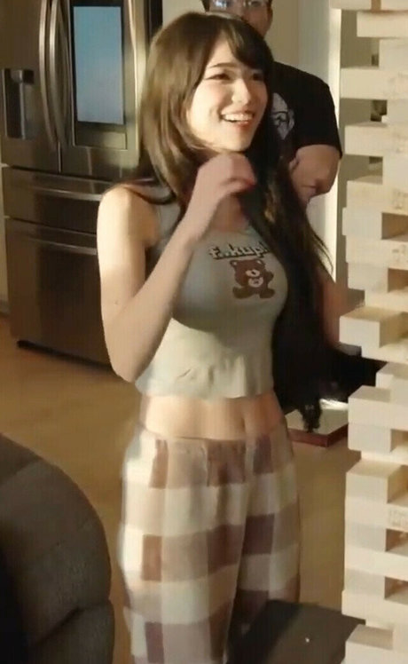 Emiru free actress photos