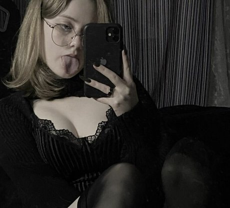 Vwemor model adult img