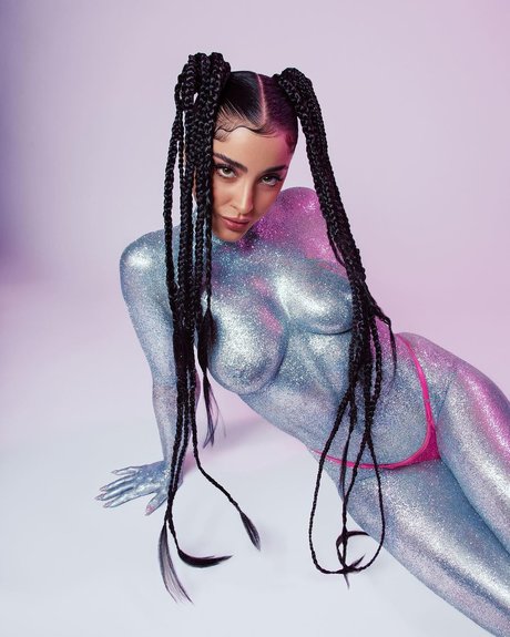 La Chilena porn star pictures