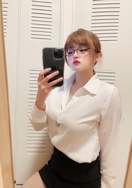 Jeanne Hori_ sexy star img