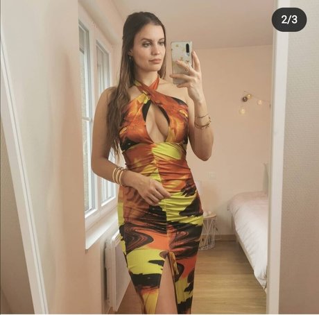 Ewenae model adult pictures