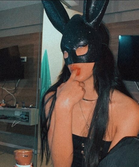 Vampira Morena sexy star gallery