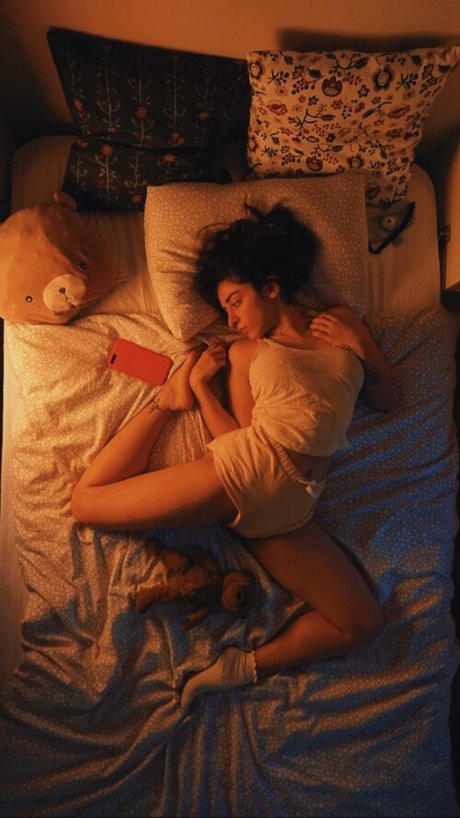 Sayna Soleimanpour art actress pic