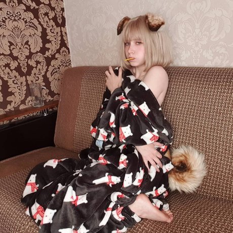 Trembola naked model galleries