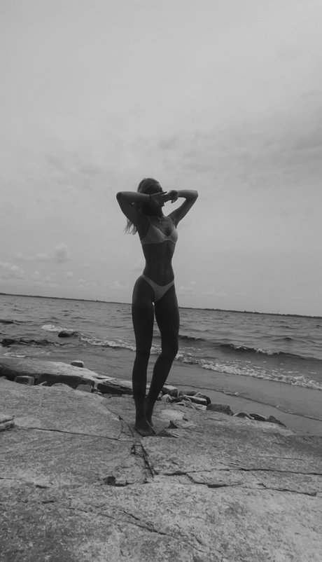 Anna Moores xxx model images