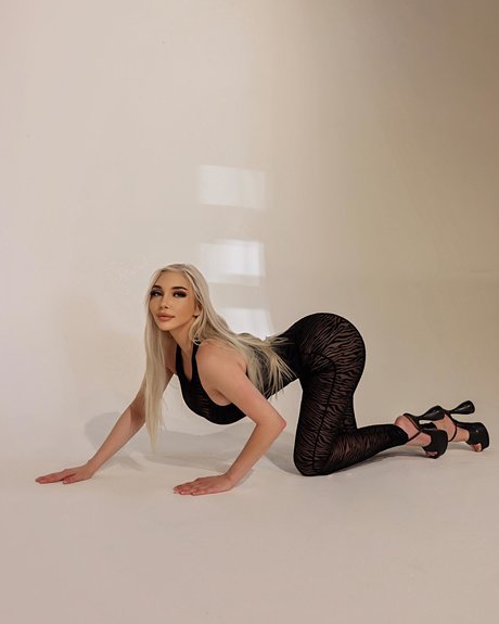 Brooke Michelle star beautiful img