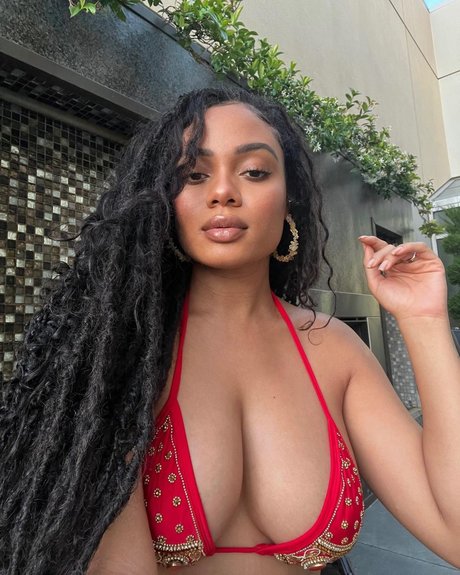 Essence Tatiana exclusive star images