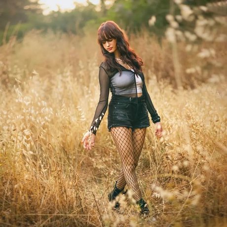 Linoy Tavore model hot galleries