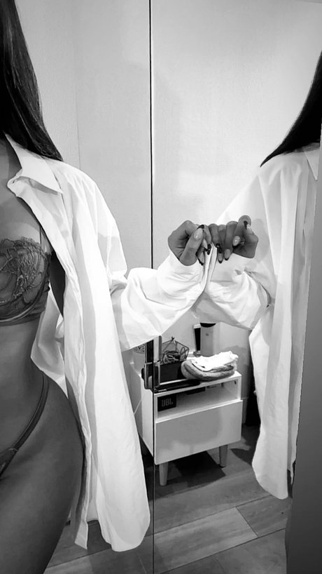 Maelyss Lepage model xxx photo