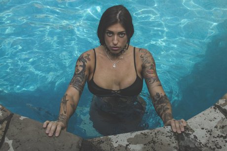 Evelyn Perez art pornstar photos