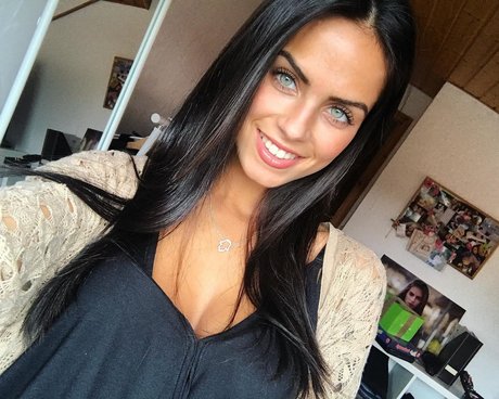 Marlen Valderrama Alvarez model hot picture