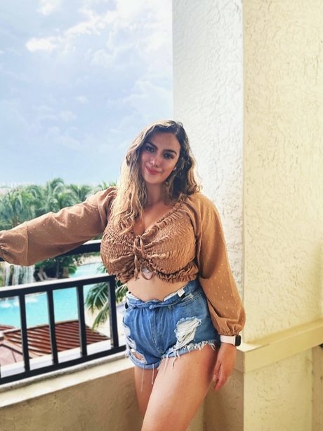 Ivel Pesantez star nude galleries