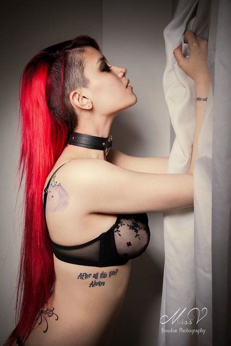 Niniah Wolfy star nice img