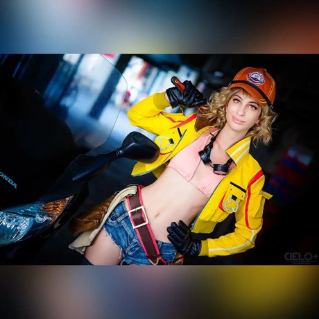 Maya Gold pornstar pretty archive