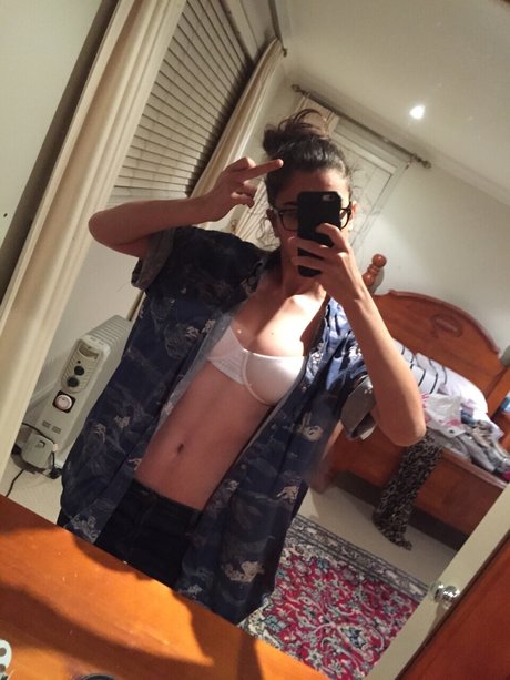 Loser Dyke model beautiful galleries