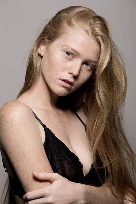 Anna Niro xxx actress images