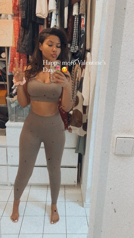 Steph Esther naked star gallery