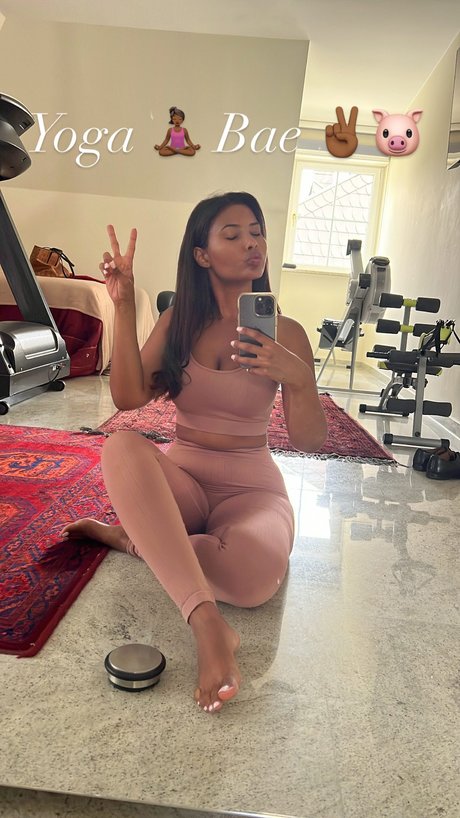 Steph Esther model high quality images