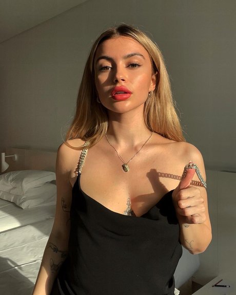 Linabmn exclusive pornstar gallery