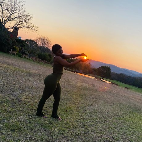 Sharon Gambu sexy model pictures