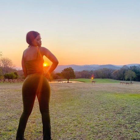 Sharon Gambu hot model archive