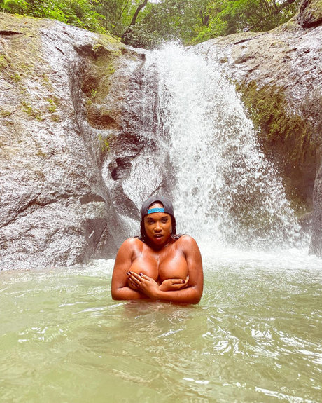 Hannah Aldoroty exclusive pornstar archive