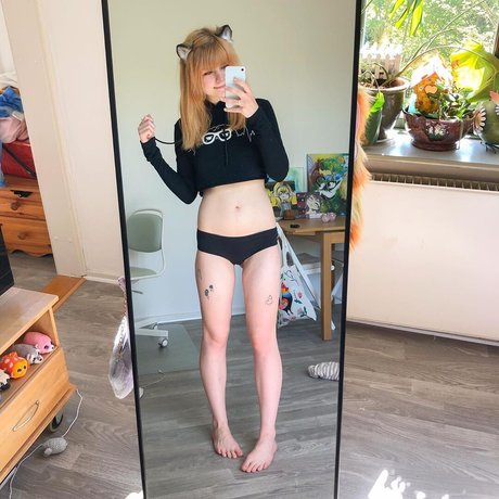 Lilsolle Chickpii high quality pornstar picture