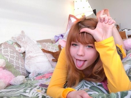 Lilsolle Chickpii pornstar free photos