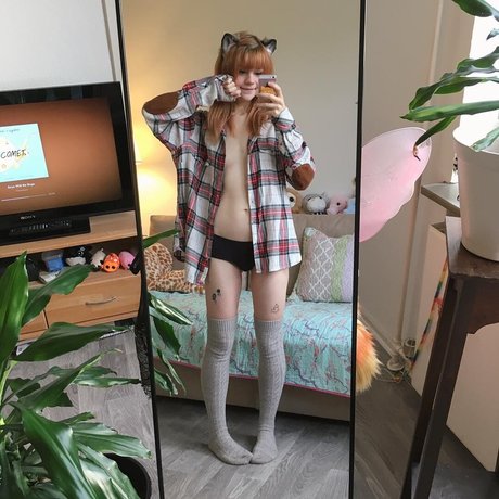 Lilsolle Chickpii sexy star photos