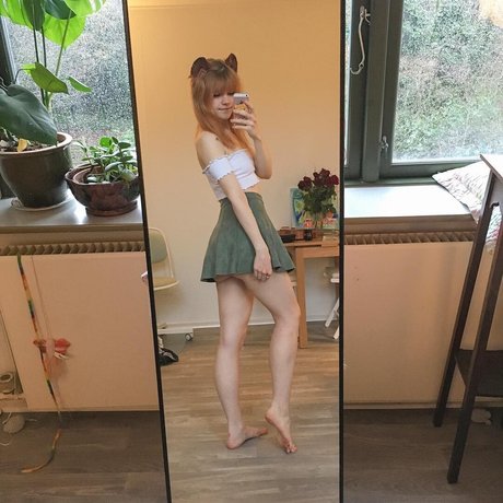 Lilsolle Chickpii star pornographic pics