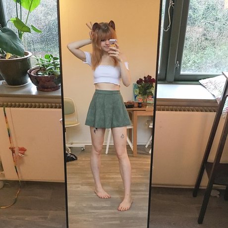 Lilsolle Chickpii pornstar nude photo