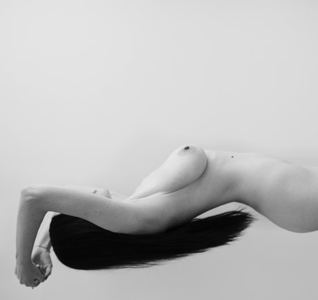 _Mariah Morvant model hot images