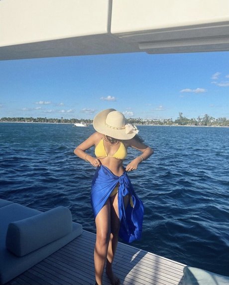 Shreya Arun_ model nudes pic