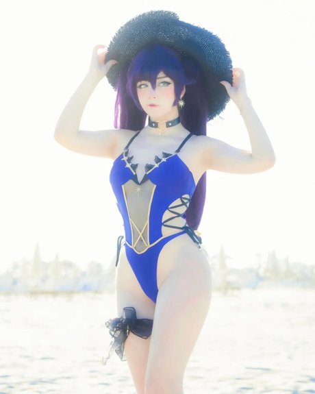 Little Giuli pornstar exclusive gallery