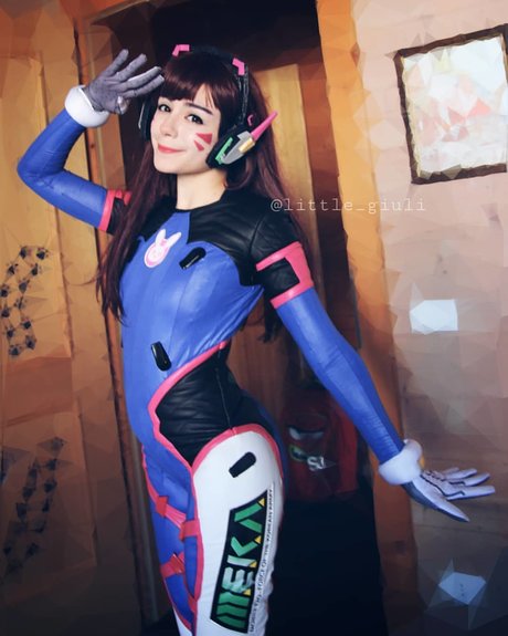 Little Giuli model naked galleries