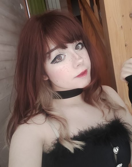 Little Giuli pretty model photos