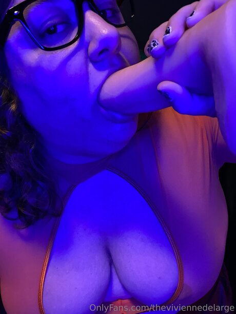 Theviviennedelarge model beautiful pics