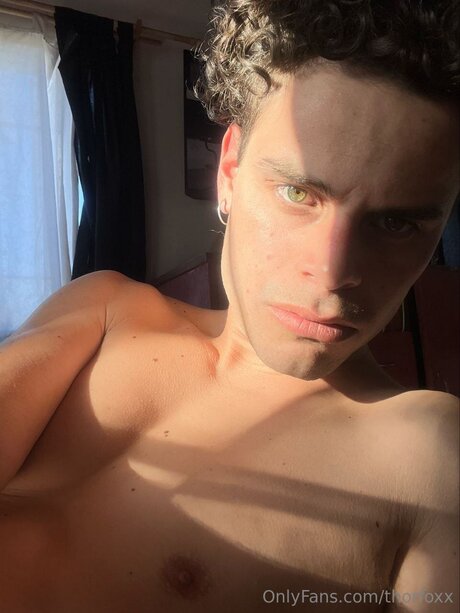 Thorfoxx nude model archive