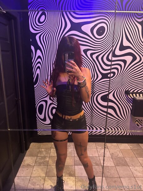 Emo S1ut model naked pics