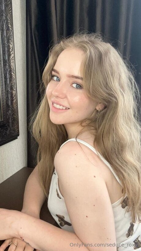 Seduce Roxy sexy model photo