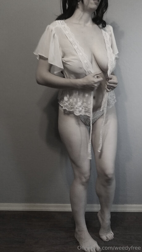 Weedyfree model porn pic