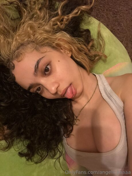 Angelicaaaaa model porn photo