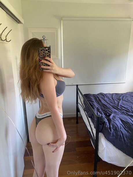 Innocentavaa model exclusive picture