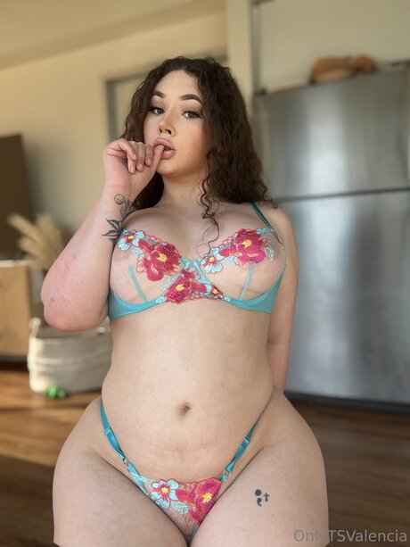 Onlytsvalencia pornstar picture